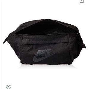 Nike tech hip pack
